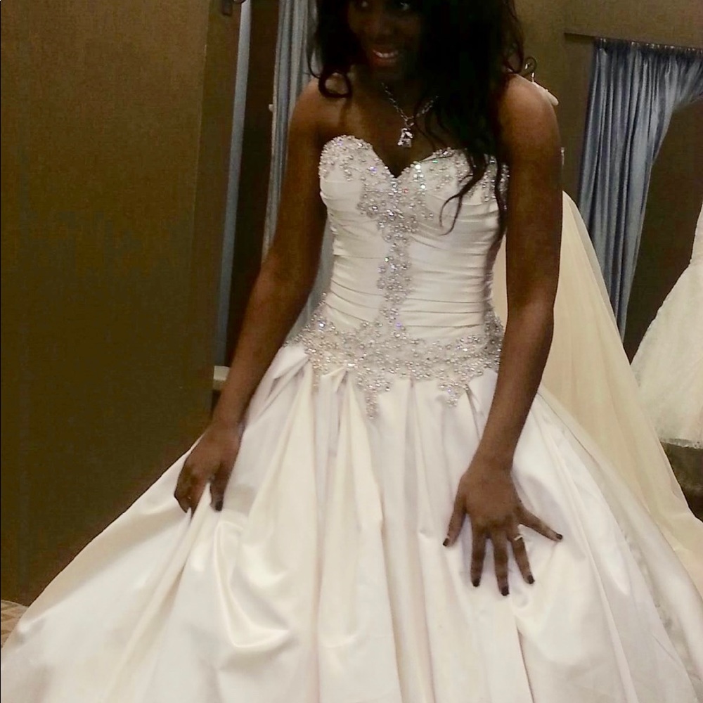 COPY - Allure Bridal ball gown wedding dress (900…